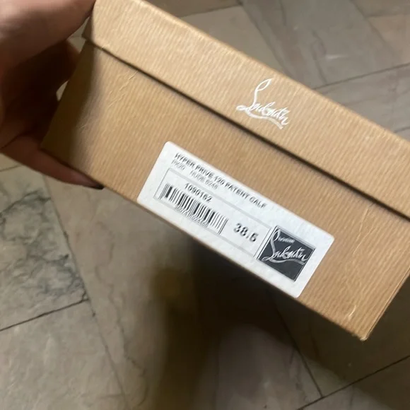 Christian Louboutin - Nude Platform - Picture 5 of 5